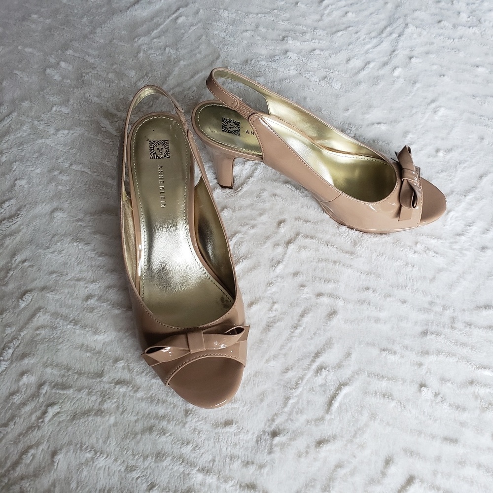 Anne Klein Nude Slingback Peep Toe Heels
